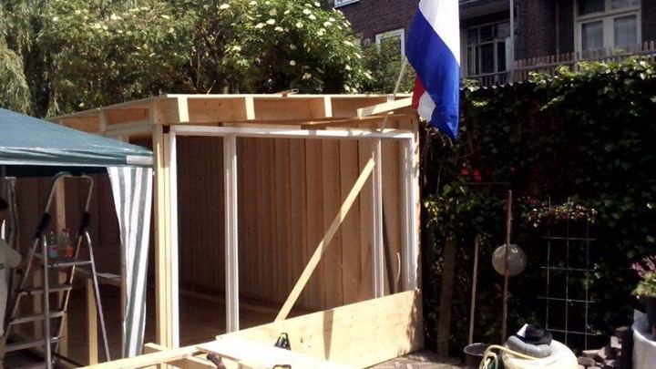 Binnenafwerking van het tuinhuis